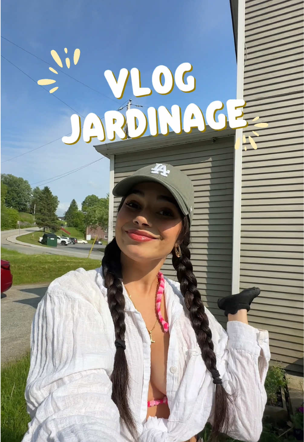 A post by @enya_jaime on TikTok caption: Vlog Jardinage 🪴🌸☀️ (pourquoi je suis autant essoufflée omgggg) #jardinage #jardin 
