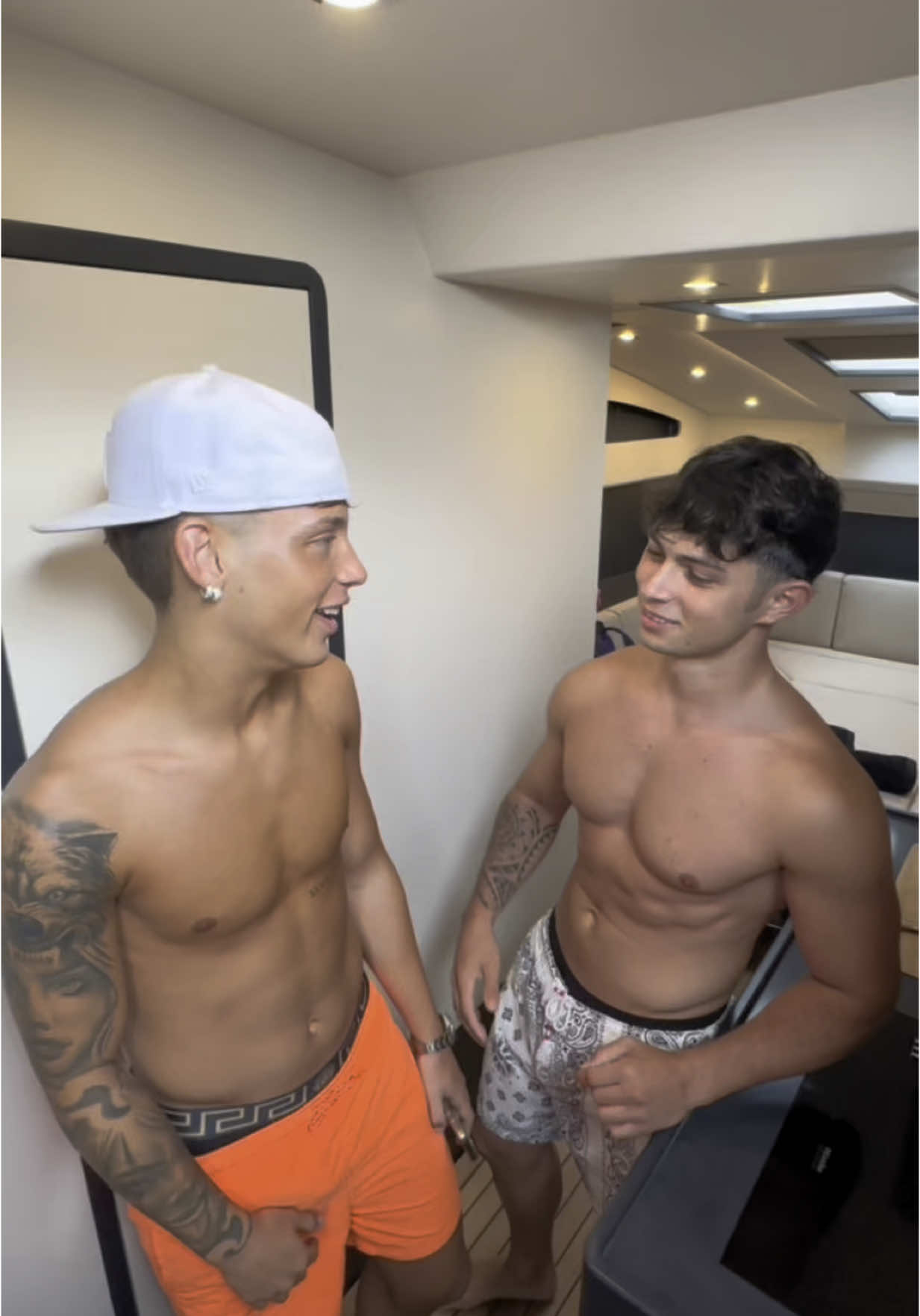 A post by @domenicoespositooo_ on TikTok caption: Un grazie di cuore a te @giorgiovacchi sperienza indimenticabile in Sardegna. Non è stato solo un viaggio, ma l’inizio di qualcosa di vero. Ho trovato un fratello e il legame che si è creato va oltre ogni aspettativa. Grato per ogni risata, ogni momento e ogni conversazione. Alla prossima avventura, sempre insieme.  Ti aspetto a Napoliiiii 😁🫶🏽🫶🏽