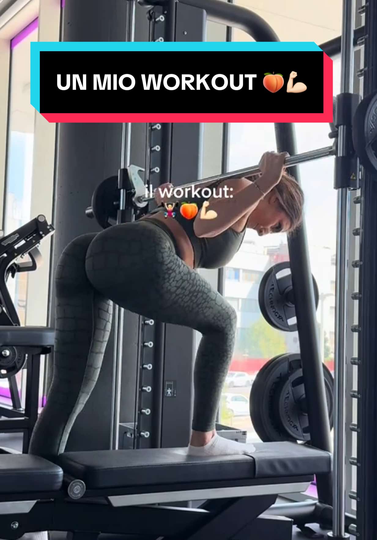 A post by @vickybenedettiii on TikTok caption: salva e provalo: 5 ESERCIZI, con il giusto volume e la giusta INTENSITÀ 🎯 regola i carichi in base all’esercizio e al tuo livello!🏋🏼‍♀️ 👖set fgm04 codice sconto VICKYFGM💚 #VICKYFGM #GymTok #workout 