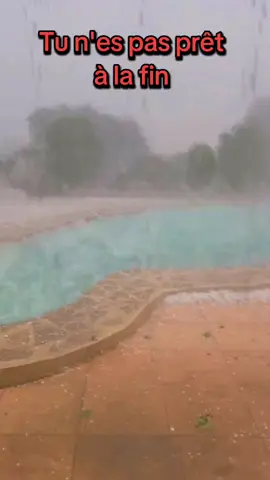 A post by @mydjack on TikTok caption: Un orage s'abat sur notre village et nous restons dans la maison, les grêlons sont gros comme des balles de ping de tennis de table. #viralvideos #pourtoi #fyp #orage #thunderstorm 