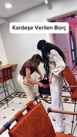 A post by @aymirakocakli on TikTok caption: Bana paramı ver !🤣