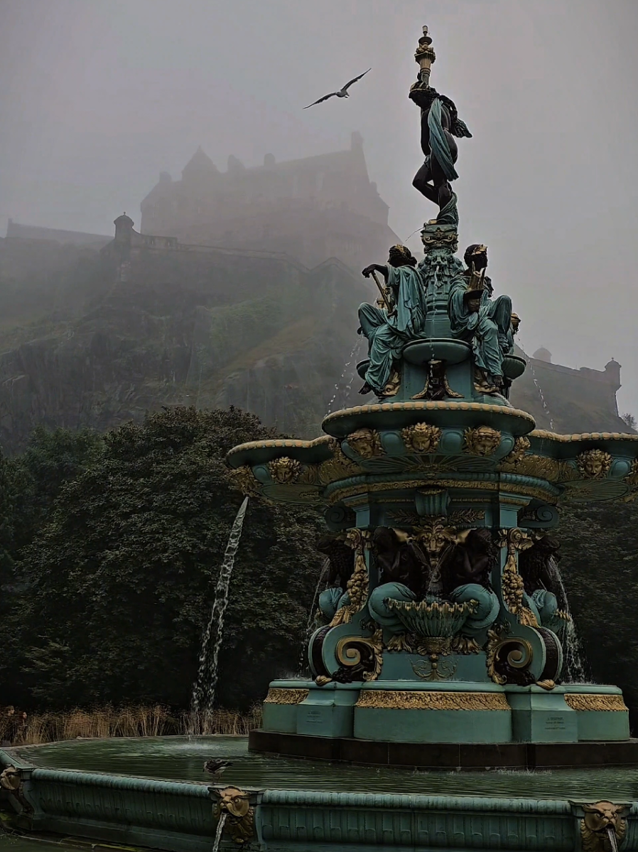 A post by @tartan_viking on TikTok caption: Wandering through Edinburgh's Old Town - like stepping into a storybook. #tartanviking 