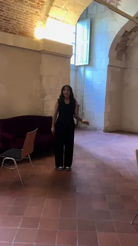 A post by @saraetraniaofficiel on TikTok caption: Vocalise Noom  #noom #cherylportervocalcoach #fyp 