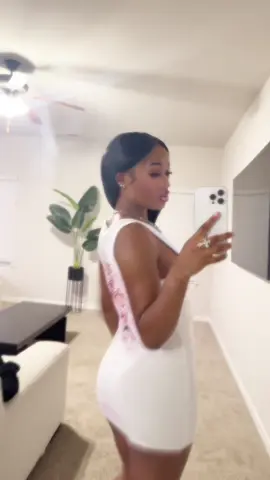 A post by @a_lonah on TikTok caption: 💗