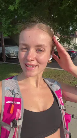 A post by @kikimlanglois on TikTok caption: Petit 4km après le travail pour aller encourager mon copain 🥳🤪