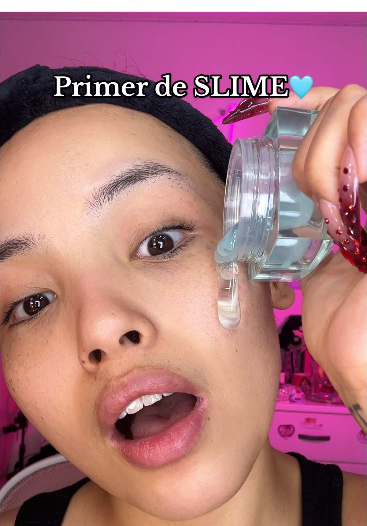 A post by @abigelic on TikTok caption: Nuevo Primer de SLIME🤯🩵 Se llama HydroSlime de @SHEGLAM #SHEGLAMHydroSlimePrimer #SHEGLAMSlimePrimer
