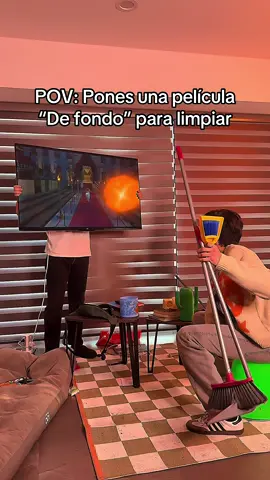 A post by @millos999 on TikTok caption: Siempre termino prestándole atención a la peli  #comedia #MaestriDelPov #millos999 #shrek 