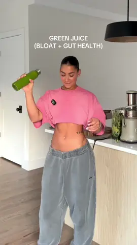 A post by @analiscruzx on TikTok caption: Green juice details + benefits below💚 Ingredients:  this juice blend is my go-to for reducing bloat and help with digestion. Granny Smith Apple: helps with digestion and adds a sweet  flavor. Kale & Spinach: Rich in antioxidants and vitamins that support overall gut health. Cucumber:Hydrating and helps flush out toxins. Pineapple Contains bromelain, which helps break down proteins and reduce inflammation. Lemon: Boosts vitamin C and enhances digestion. Ginger: anti-inflammatory  and helps soothe the stomach.