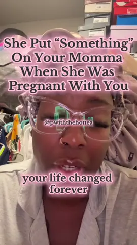 A post by @pwiththehottea on TikTok caption: Pregnancy really do be one foot in and one foot outta the 🪦⚰️😳 #storytime #foryou #pregnancy 