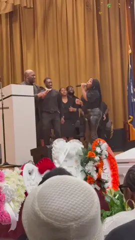 A post by @officialfuneralworld on TikTok caption: #officialfuneralworld #ofwmediateam #tanasiaparker #quartet #singingfamily #fypシ 