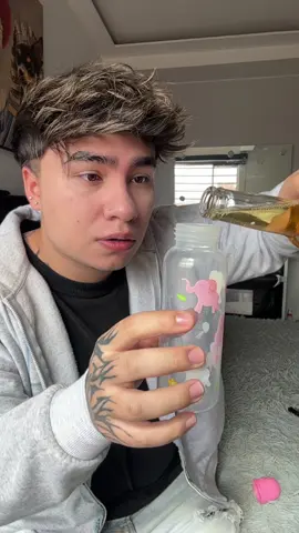 A post by @christianfabiannn on TikTok caption: Yo solo quería celebrar con mi hija 😭💔 @Nicole Bernal 