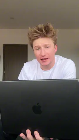 A post by @alextachers on TikTok caption: El show del camión de escuela 10/10 ⭐️🏫