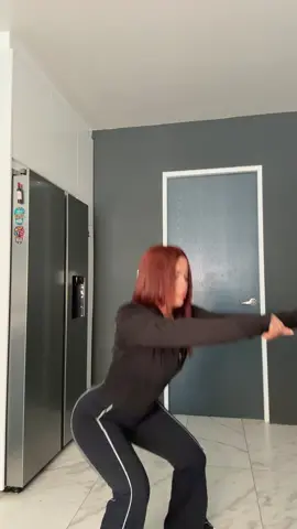 A post by @its.michhh on TikTok caption: 🍑