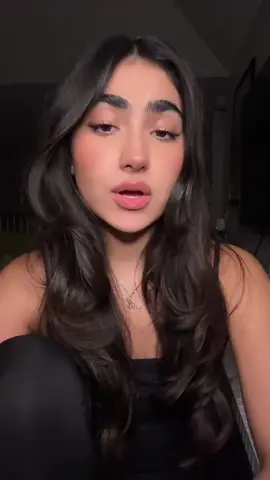 A post by @mariangelaguerra on TikTok caption: Si la canción es de caleb siempre es buena 🙂‍↔️ #mariangela #fyp  