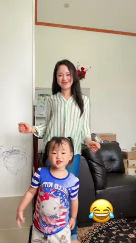 A post by @leeya799 on TikTok caption: ตอบกลับ @vaug vaug 🐷🐷🐖 