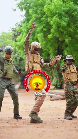 A post by @lesfreressy on TikTok caption: Le Mali 🇲🇱 est maintenant représenté . Personne n’a été blessé pendant cette activité 👍🏾, pour les tenues le liens est la@btextiledizainemilitaire   La Réalisation 🎥@@tiger picture #lesfreressy #tiktokmali🇲🇱223 #tiktokburkinafaso🇧🇫🇧🇫🇧🇫🇧🇫 #senegalaise_tik_tok #tiktokivoire225🇨🇮 