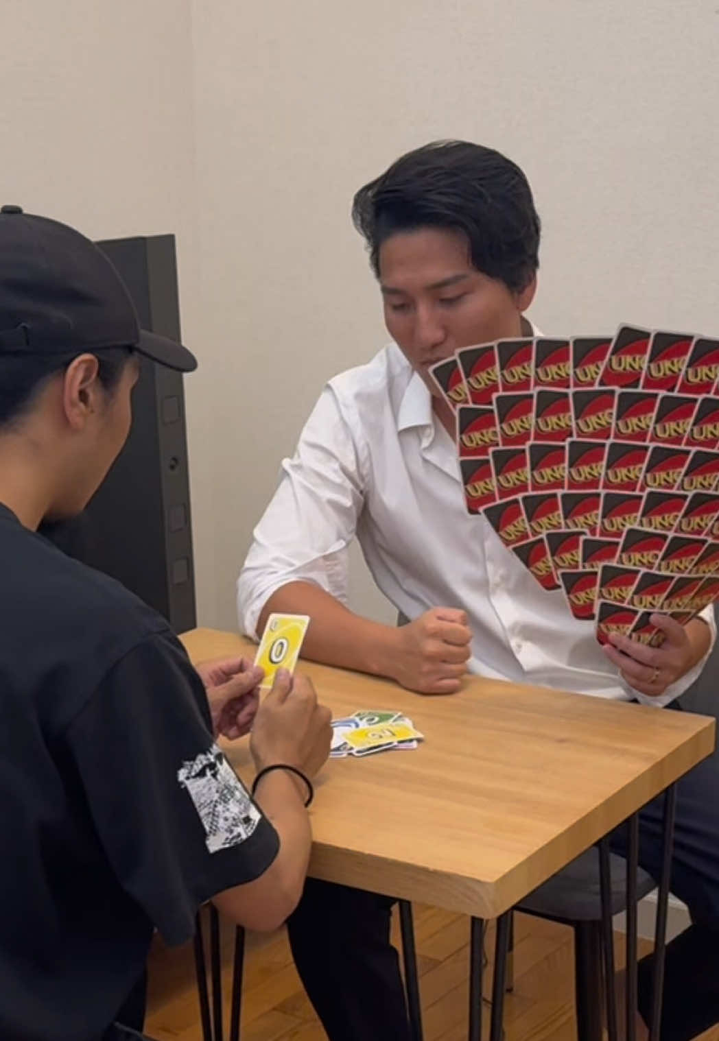 A post by @satoyu727 on TikTok caption: #magnuscarlsen #uno@Gockey🇯🇵SAMURAI⚔️ 
