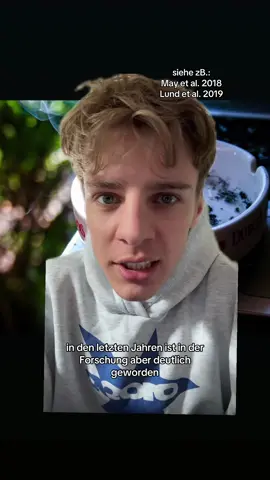 A post by @levihallo on TikTok caption: Was sind Cluster-Kopfschmerzen? (und wie kann man sie verhindern?)