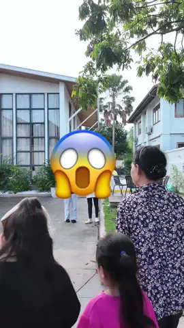 A post by @boyminho1 on TikTok caption: ຍາຍຈ່ອຍພາຂ້ອຍມາງໍ້ເອງໂລດຫວາ❤️‍🩹#ຮ້ານພໍ່ຄ້າຫຼໍ່ບອກຕໍ່ #ร้านพ่อค้าหล่อบอกต่อ ##เทรนด์วันนี้ #ຮ້ານພໍ່ຄ້າຫລໍ່ບອກຕໍ່ແນ່ເດີ❤️ #ສະບູບອກຕໍ່🍀🌿🥰 #เทรนด์วันนี้tiktok #ນ້ຳຫອມbrktor #เทรนด์วันนี้tiktok #fypage #ฟีดดด #ฟีดดด #fypシ゚viral #foryou #ฟีดดดシ #fypシ゚viral 