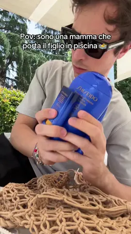 A post by @mattiastanga on TikTok caption: VIENI QUI✨ @SHISEIDO  #ShiseidoSuncare #SunSkinCare #adv #shiseido #mamma #figlio #piscina #famiglia #compiti #estate #ragazzi #perte #neiperte #viral