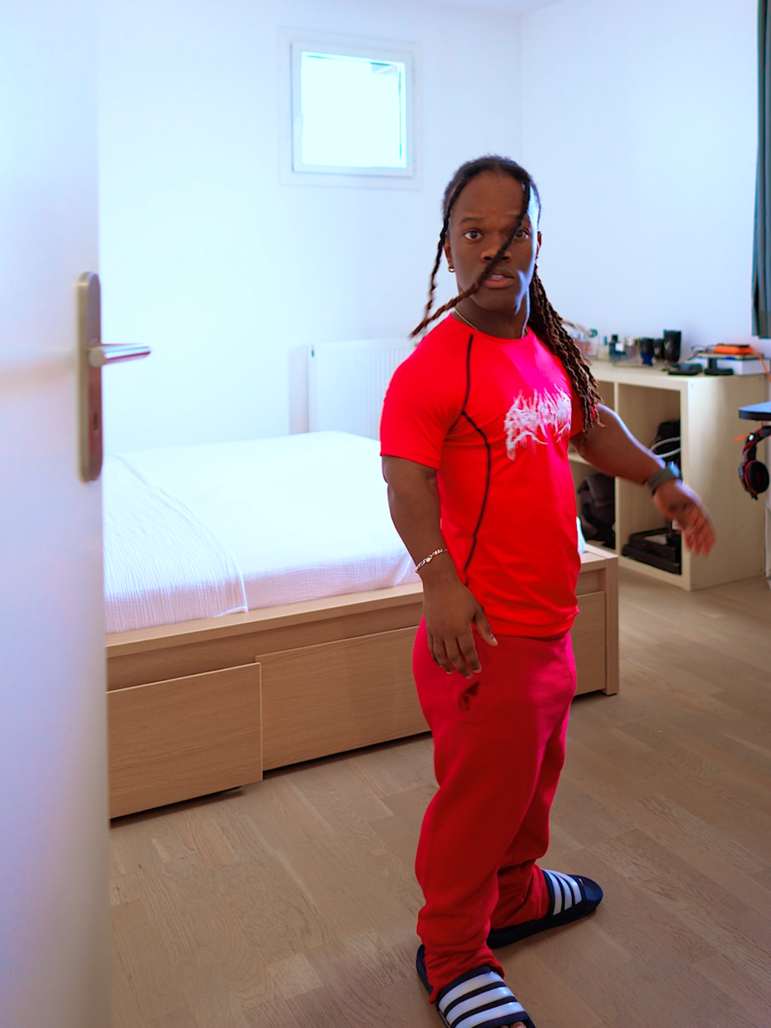 A post by @itsbsd on TikTok caption: When Your Ex-Wife Comes Pick Up The Kids
