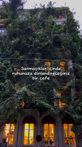 A post by @sehirdeyiz on TikTok caption: 📍İstanbul, Pera Bakery 👫🏼Peki siz kiminle birlikte gitmek isterdiniz? Yoruma etiketleyin ve kaydetmeyi unutmayın 🤗 Daha fazla yerler keşfetmek için bizi takipte kalın 🤗  🎥@timetoexplore_istanbul