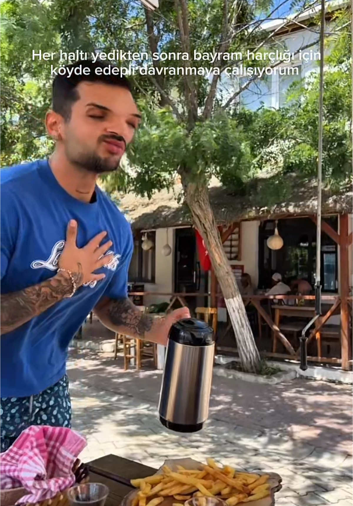 A post by @ogunalibaas on TikTok caption: Laf söz olmasın köy yeri!! #CapCut 
