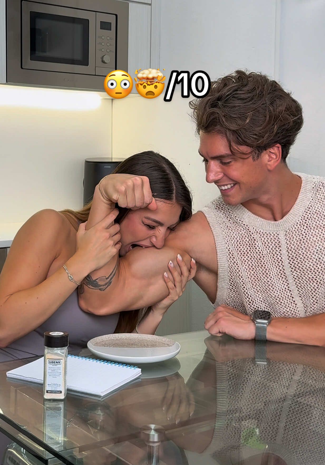 A post by @vickybenedettiii on TikTok caption: io: Non ho ancora mangiato niente oggi”. Carlo: "Ci penso io😏” 🥧 Farina Lemon Pie di Prozis codice VICKYB💛 👖NEW Jumpsuit fgm04 codice sconto VICKYFGM🩶 #VICKYFGM #GymTok #gymcouple #meme 