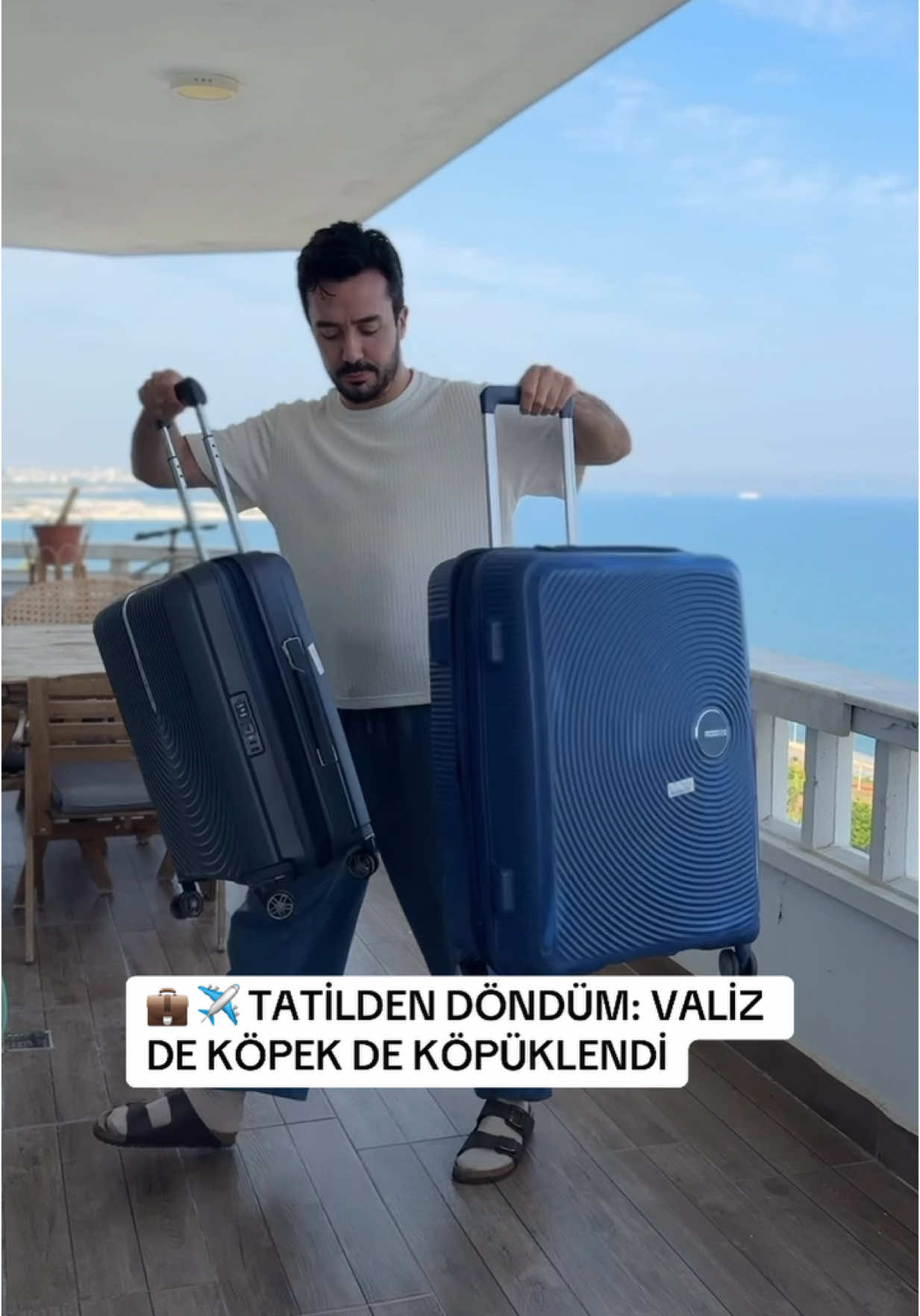 A post by @dizaynoloji on TikTok caption: Seyahat dönüşü valiz yıkama ve Woody hanımın banyosunu yaptırdığım vloga hoş geldiniz 🙆🏻‍♂️. ✅ Sesli anlatım yapılmıştır . ✅ Her seyahat dönüşü bu rutin olmazsa olmaz :). ✅ E tabi Woody hanım ben tatildeyken , kendileri de  kankası ve arkadaşlarımla tatillerde cirit attı:).  ✅ Gelir gelmez ona da duş aldırdım. Üzerine kendimde yapınca benden iyisi yok:).  ✅ İyi seyirler . #temizlik #temizlikzamanı #valiz #temizlikönerileri #temizlikzamanı