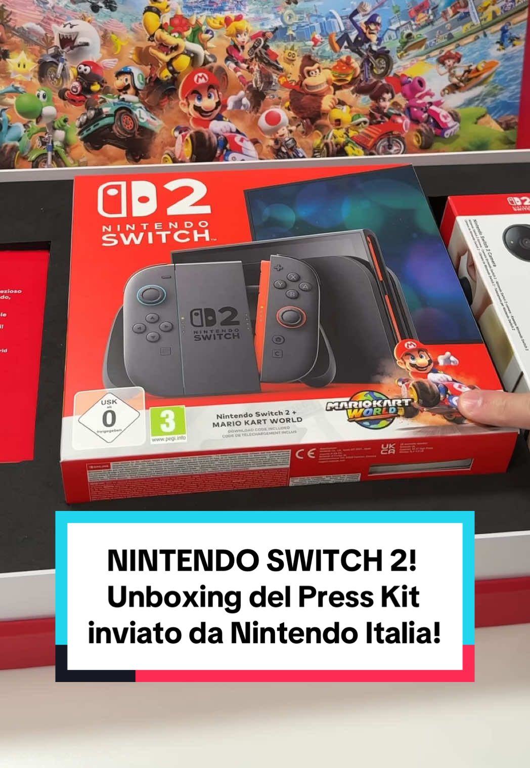 A post by @federic95ita on TikTok caption: Un pacco misterioso è arrivato direttamente da Nintendo Italia… e dentro c’era qualcosa di davvero speciale: un kit personalizzato dedicato alla nuova Nintendo Switch 2! Una console attesissima, che promette di portare l’esperienza di gioco portatile e casalinga a un livello completamente nuovo. Design rinnovato, performance potenziate e tutta l’anima Nintendo che conosciamo e amiamo, racchiusa in un prodotto che segnerà la nuova generazione del gaming. Un enorme grazie a Nintendo Italia per questo regalo esclusivo! #federic95ita #federicstore #pokemon #CartePokemon #PokemonIta #pokemonscarlatto #pokemonvioletto #PokemonTCG #PokemonCards #PokemonCommunity #PokemonCollector #GottaCatchEmAll #PokemonTradingCardGame #TCGCommunity #PokemonCollection  #nintendo #nintendoswitch2 