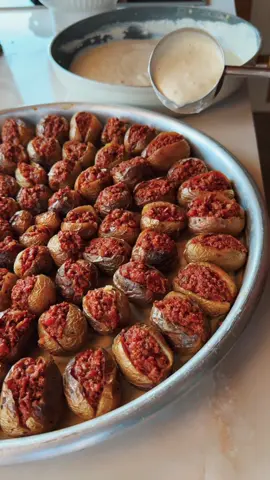 A post by @abir.sag on TikTok caption: Lasagne-style baked baby potatoes 🥔 🤤 عملت حشوة اللازانيا بس بالبطاطا المشوية😻 رهيييبة 🤌🏻 #tiktokcookbook #abirzkitchen #potatoes 