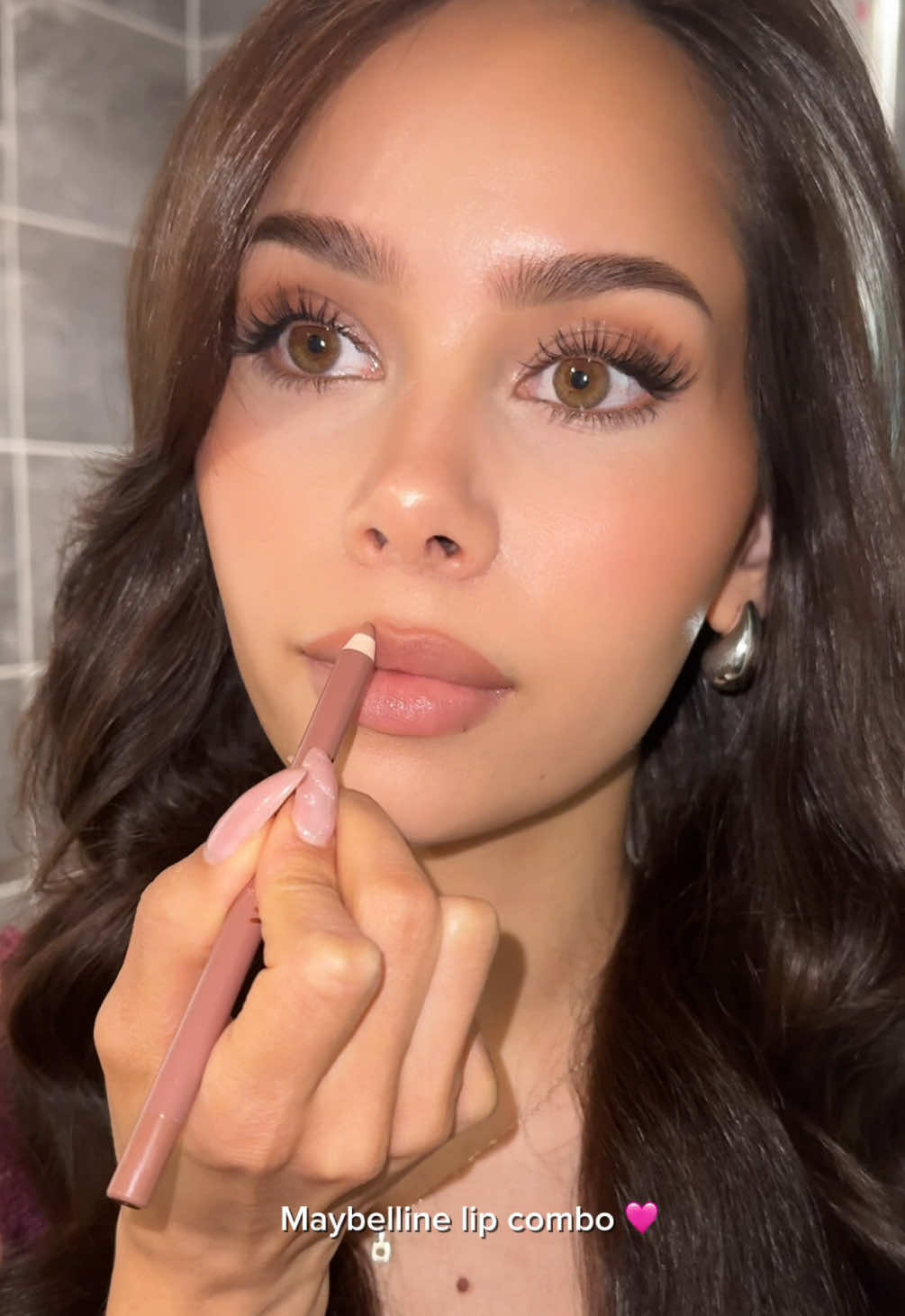 A post by @jennatanisha on TikTok caption: Lifter liner 05 & Lifter gloss 21 👩‍❤️‍💋‍👩