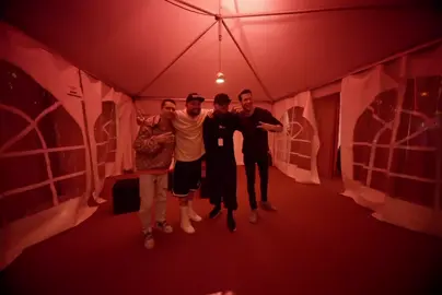 A post by @iamalfredheinrichs on TikTok caption: Das war richtig dicke.. 🥰+ Große Umarmung und Special thanks an @_Komacasper_ (KaaCee), an die Feiergäng und die @SPUTNIK SPRING BREAK Crew + Einfach Liebe Digga @ALF 👊🏽🖤🤍🖤 Grüße gehen auch an @dr.emkus 🤗 🥰 Pics/Movie by boy@knigge 