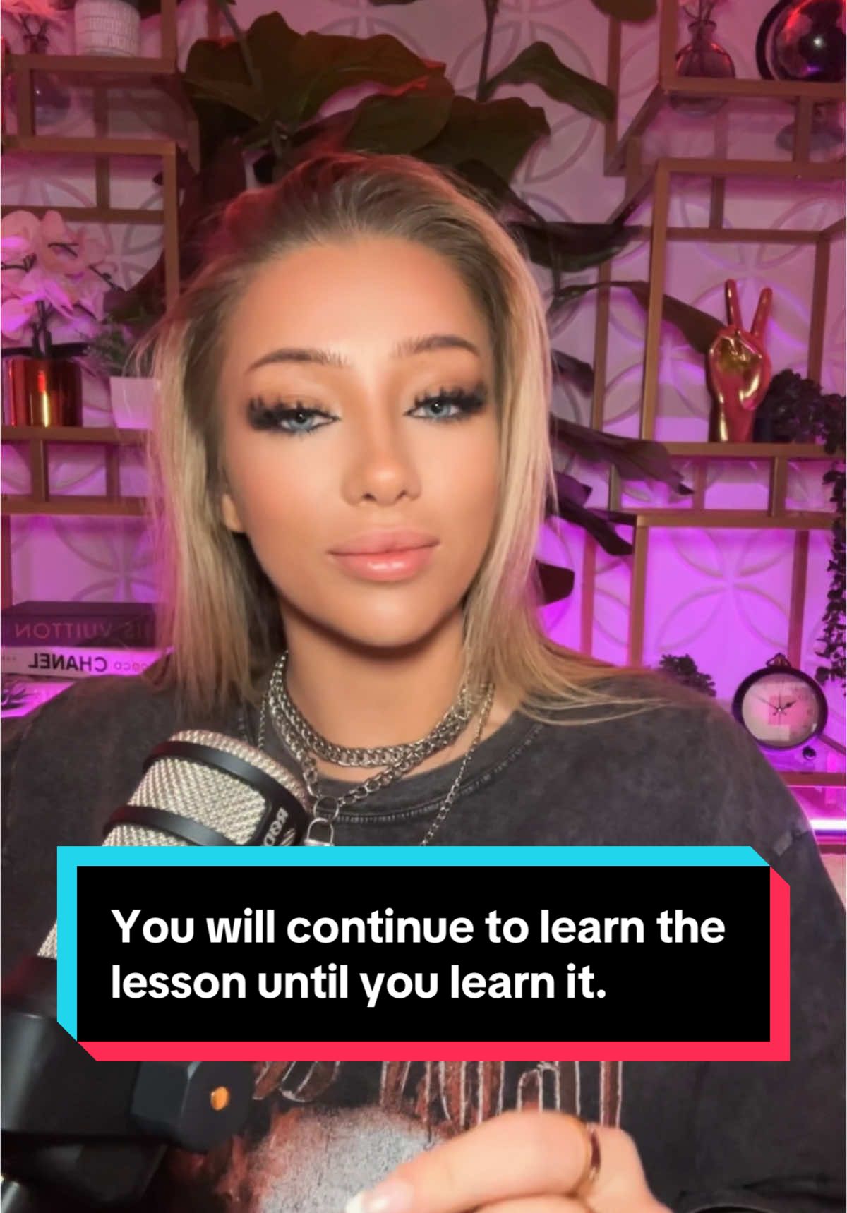 A post by @ on TikTok caption: #Motivation #allieharding #relationship #relationshipadvice #lifeadvice #breakupadvice #breakup #adviceforgirls #advice 
