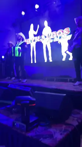 A post by @reynaldosdelasierraofic on TikTok caption: #ReynaldosdelaSierra #ajajiiiaa♠️ #Cumbia #bailando #bateandoduro #2025 #delamanodeDios #envivo #flypシ #graciasgraciasgracias 
