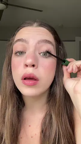 A post by @shaktimaal on TikTok caption: Probando el Long Cow Lashes