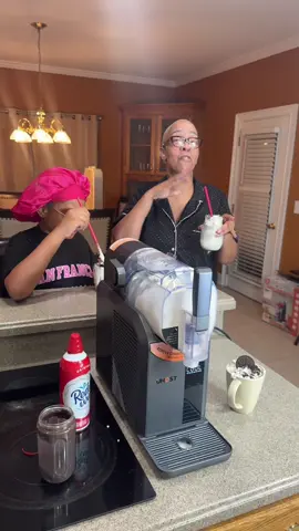A post by @k.lala104 on TikTok caption: Make slushies of all flavors every day with this slushie machine! @UHOST #uhost #slushi #slushiemachine #icemakermachine #FYP, #Viral #TikTokMadeMeBuyIt #party #homedrink #giftideas #holidaygifts #holidaygiftideas