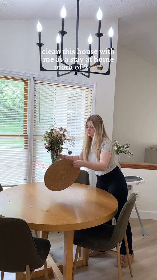 A post by @brookexaloura on TikTok caption: All of these holidays sneak up on me!! 😭 #fatherday #gifts #sahm #giftideas #husband #giftsforhusband #giftcardscompartner 