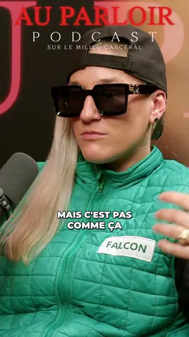 A post by @cedricbergeronparloir on TikTok caption: Nouvel épisode PATREON, no 99 avec ISarah 🎙️ #auparloirpodcast #podcast #cedricbergeronhumour #truecrime #france #Québec #auparloir #prison 
