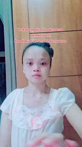 A post by @edah.majalengka on TikTok caption: pandai pandailah menjaga perasaan sendiri karna di saat kita susah & sedih tidak banyak orang akan peduli #🤗 #goodmorning #sound #viral #tiktok #foryou #edahmajalengka #xyzbca #buangdraf 