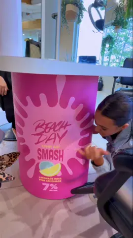 A post by @vlogday_everyday on TikTok caption: Qui cherche toujours son cellulaire? 😅@oliprimeau @Kevins-Kyle @Catherine Fidiadis  #pourtoi #montreal #humour #hahaha
