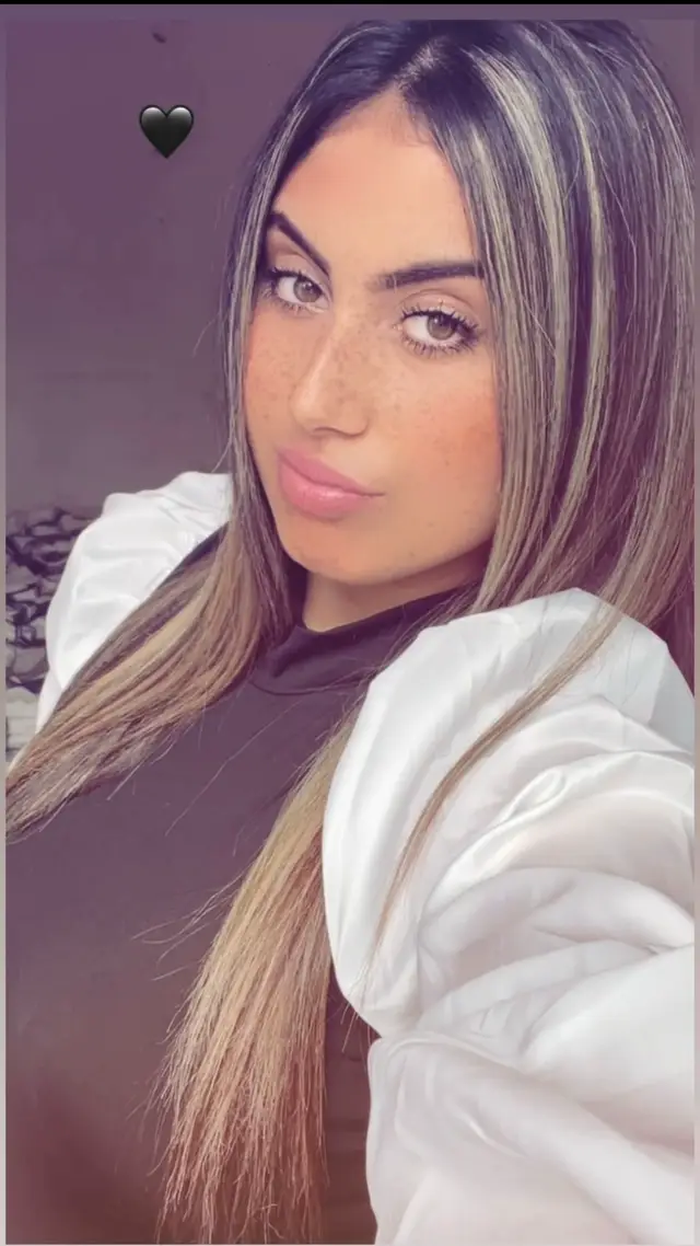 A post by @melisa_alss on TikTok caption: #amintirile.#fyp 🖤!!