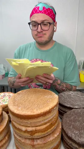 A post by @trashyqweenz on TikTok caption: Judge customer cake flavors with meeeee 😈 #cakeflavors #customcakes #cakesoftiktok 