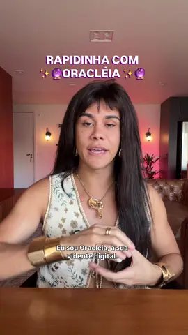 A post by @leuriscleia on TikTok caption: Rapidinha da Oracléia 🔮✨ #humor #tarot 