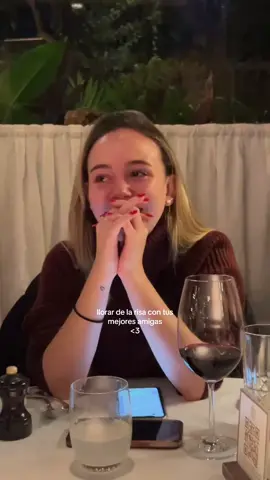 A post by @silvanaespinosau on TikTok caption: De hecho creo que ahí estábamos llorando porque no nos queríamos separar jajajajaja 🥹 #mejoresamigas #amigas #fyp #paratí 