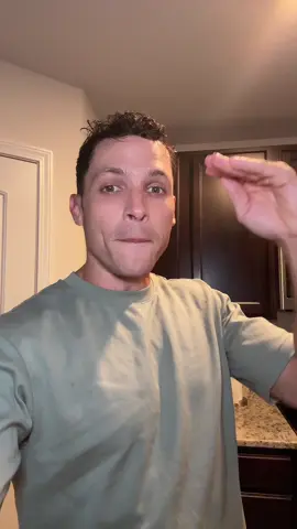 A post by @buenosdiasdiaz on TikTok caption: Como logré sacar mis abdominales 