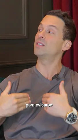 A post by @memosalinas7 on TikTok caption: “Lo que no defiendes, lo entregas” Terreno cedido es perdido 🤜🤛