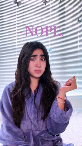A post by @mariangelaguerra on TikTok caption: A quien crees que le estás hablando? 💅🏼✨ #mariangela #keepup #transicion #maquillaje #makeup #antesydespues #elladodelasgirls 