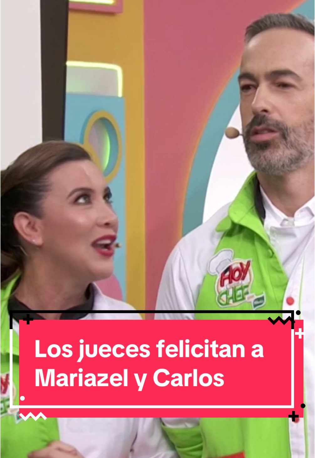 A post by @programa_hoy on TikTok caption: ¡Los jueces por fin apapachan a @Mariazel y @Carlos Arenas y creen que están avanzando dentro de #HoySoyElChef ! ✨👏