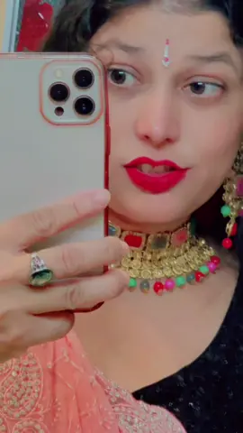 A post by @chaurasiya_neetu on TikTok caption: #creatorsearchinsights #goviral 